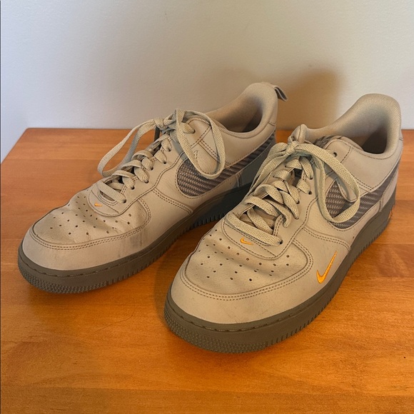 Mens Nike Air Force One Shoes Gray with Orange Size 10.5 - Picture 2 of 9